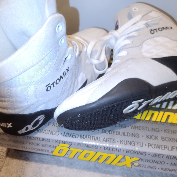 otomix sneakers